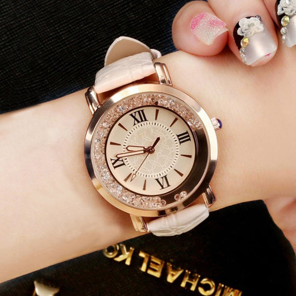 2019 Nouvelles dames regarder Strass Bracelet En Cuir Montre-Bracelet Femmes Mode Montres Dames Alliage Analogique Quartz