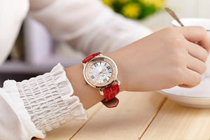 2019 Nouvelles dames regarder Strass Bracelet En Cuir Montre-Bracelet Femmes Mode Montres Dames Alliage Analogique Quartz