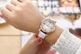 2019 Nouvelles dames regarder Strass Bracelet En Cuir Montre-Bracelet Femmes Mode Montres Dames Alliage Analogique Quartz